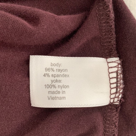 - Lane Bryant Burgundy Long Sleeve V-Neck Top w/Lace on theFront/Back. Siz… - Picture 6 of 9